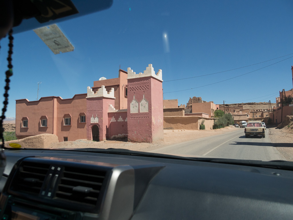 2e jour (Ouarzazate-Boumalne Dadès): Kalaat M'Gouna     Map