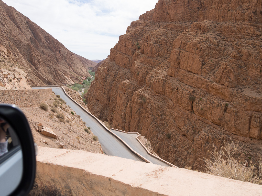 2e jour (Ouarzazate-Boumalne Dadès): Gorges du Dadès     Map