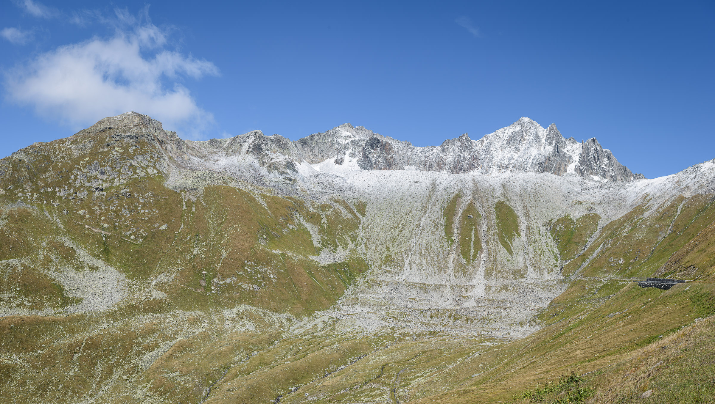 Nufenenpass<a style='color:#1fa67a !important; margin-left:1em;' href='http://maps.google.com/maps?q=46.4773845719,8.3866198500333 ' target=_blank>Map</a>