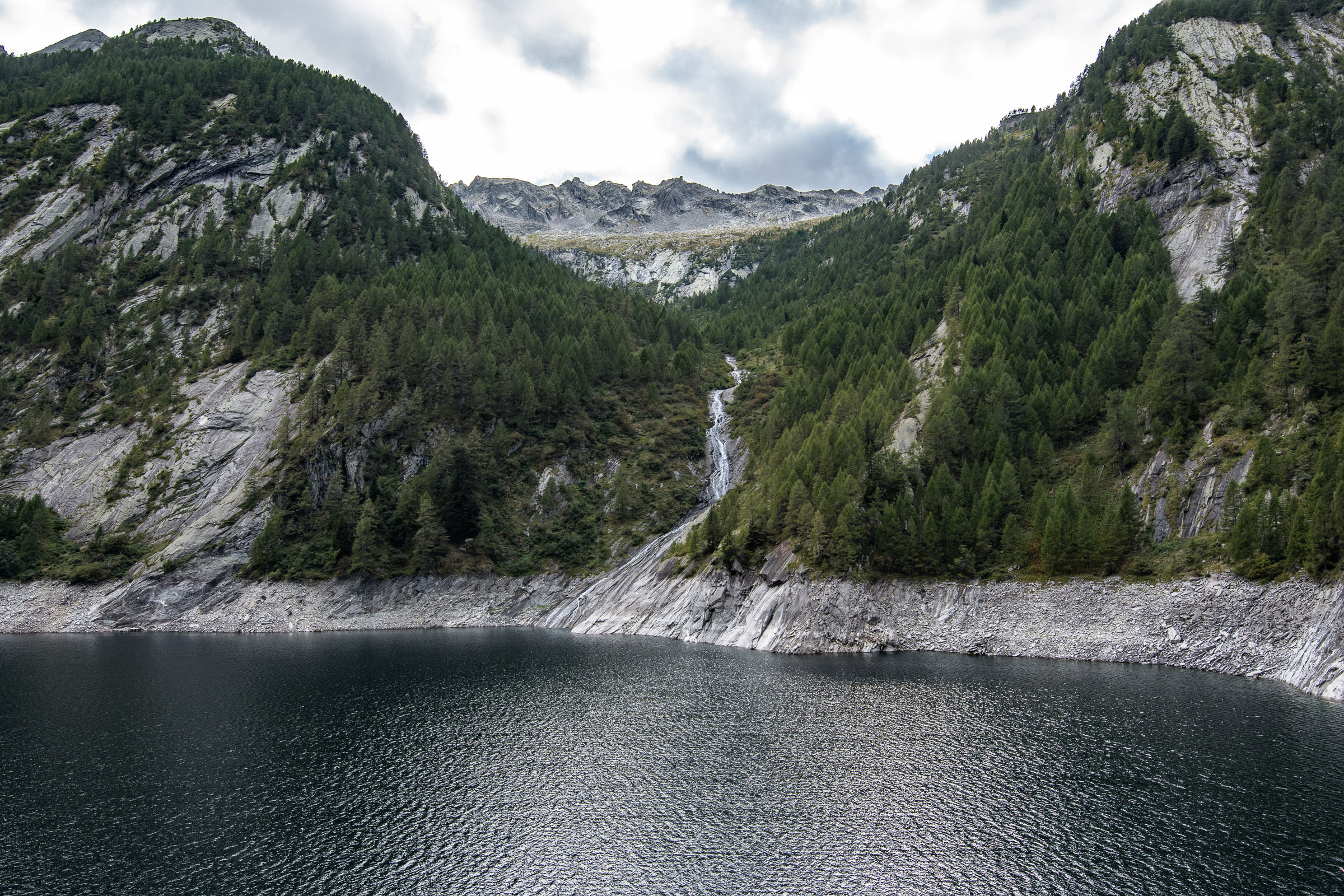 Lago di Sambuco<a style='color:#1fa67a !important; margin-left:1em;' href='http://maps.google.com/maps?q=46.472292864907,8.6408489769517 ' target=_blank>Map</a>