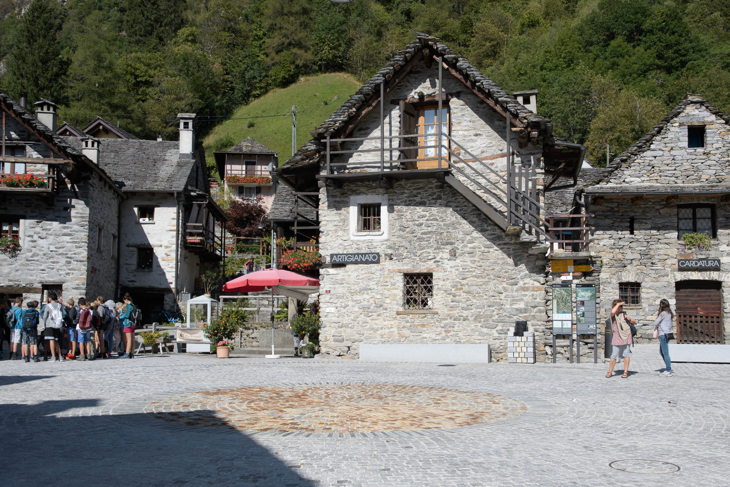 Sonogno<a style='color:#1fa67a !important; margin-left:1em;' href='http://maps.google.com/maps?q=46.3501911331,8.7868426367667 ' target=_blank>Map</a>