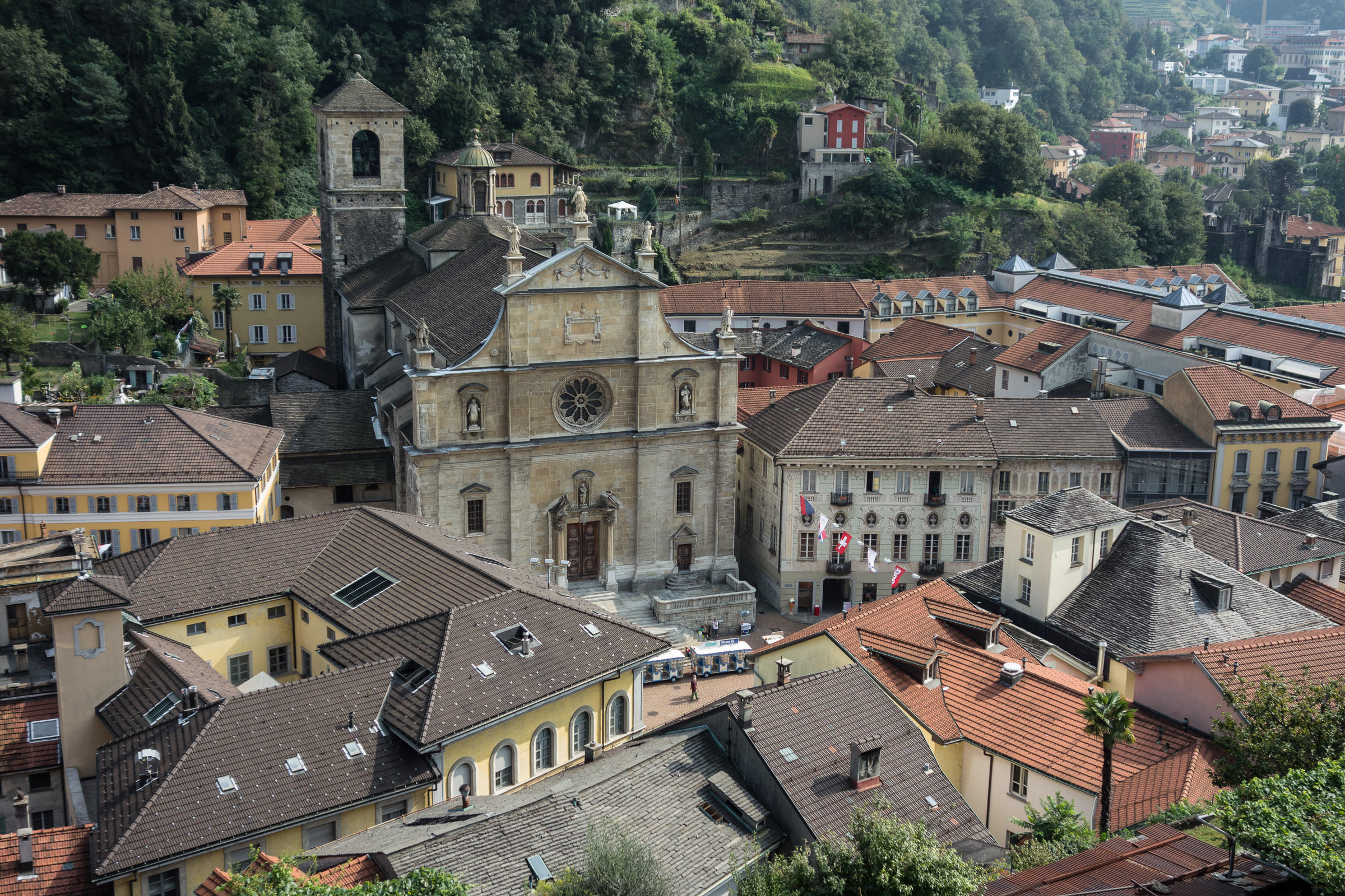 Bellinzona<a style='color:#1fa67a !important; margin-left:1em;' href='http://maps.google.com/maps?q=46.190471416543,9.02316963034 ' target=_blank>Map</a>