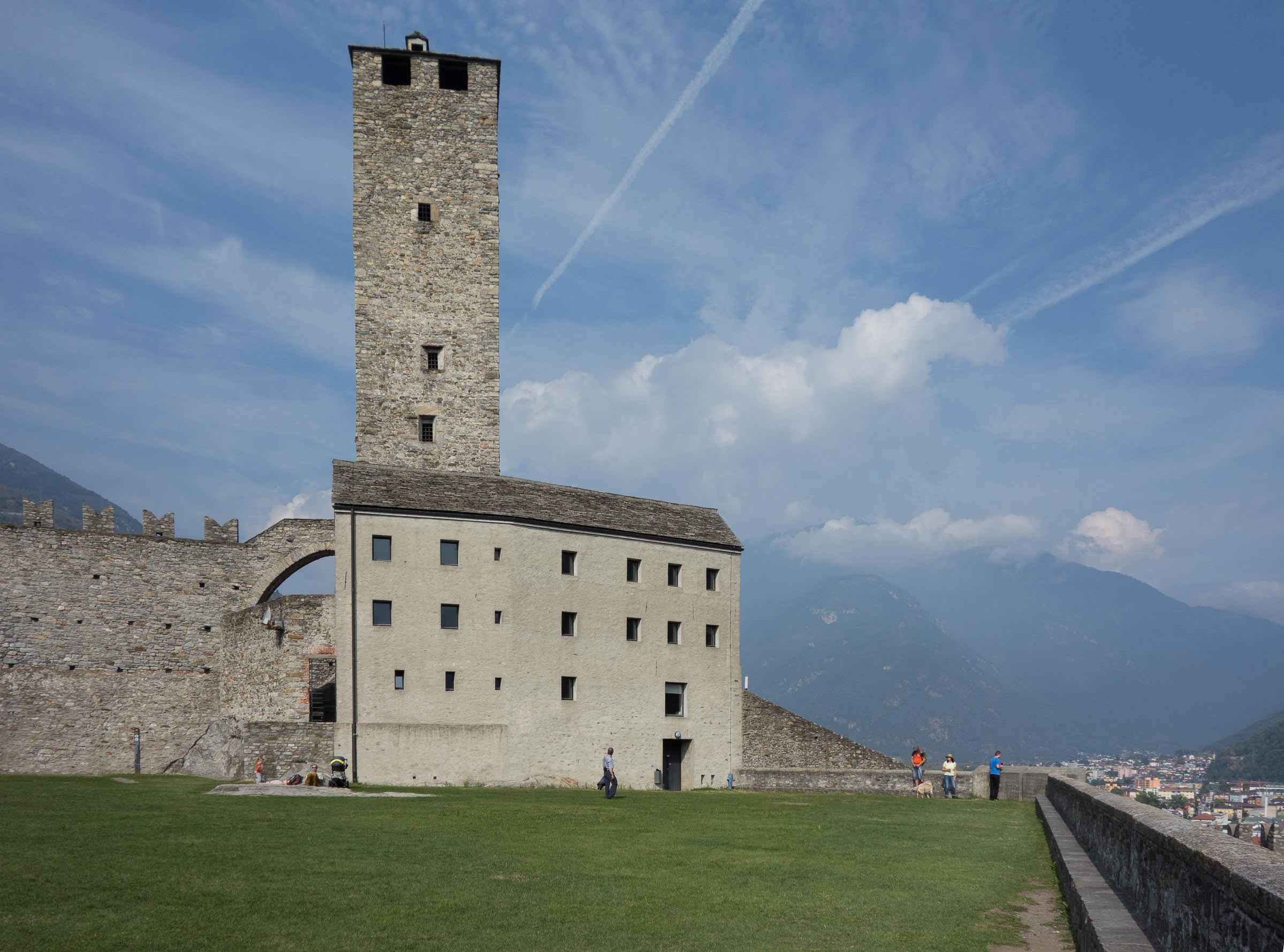 Bellinzona, Castelgrande<a style='color:#1fa67a !important; margin-left:1em;' href='http://maps.google.com/maps?q=46.190473652733,9.0231645693683 ' target=_blank>Map</a>