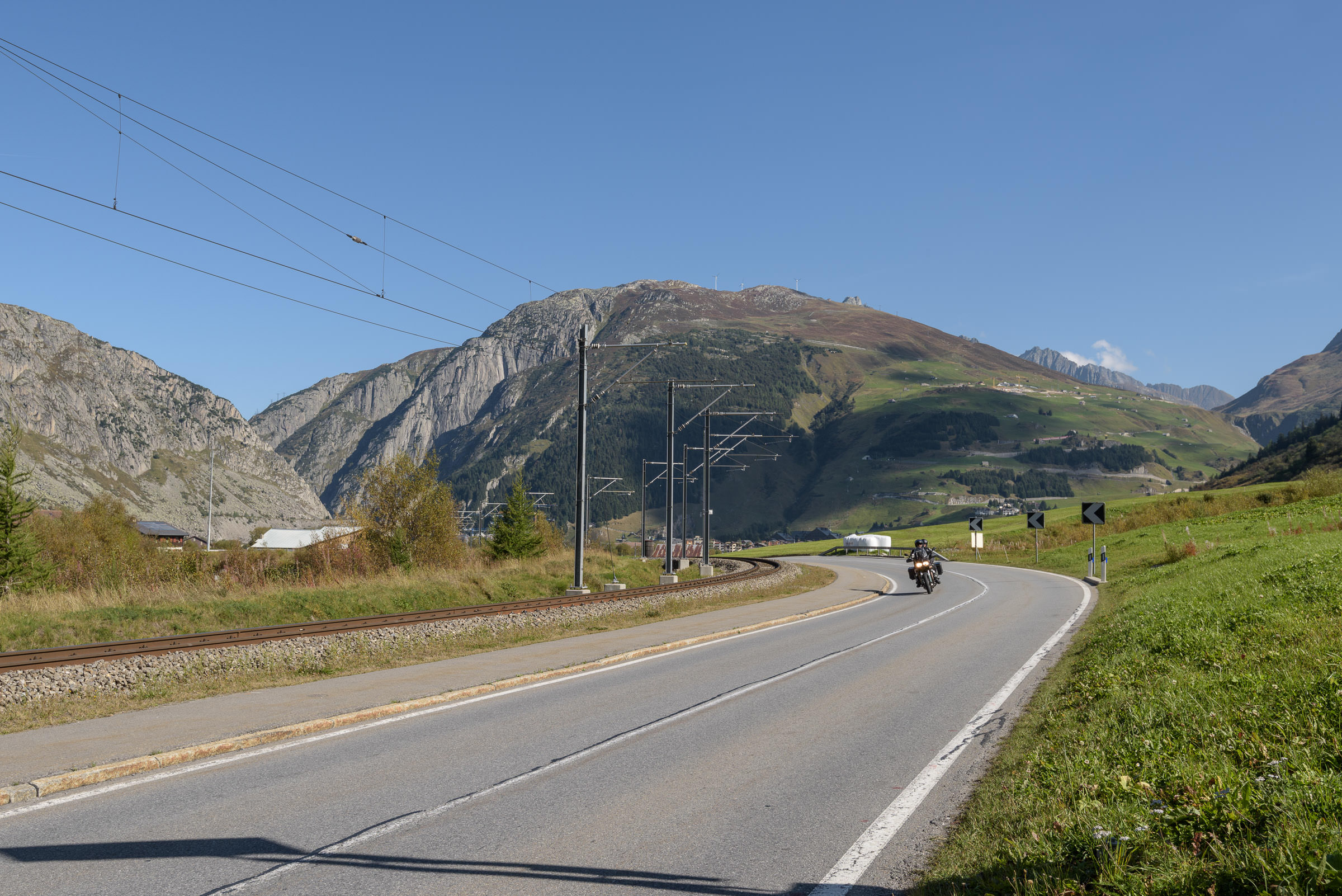 Andermatt<a style='color:#1fa67a !important; margin-left:1em;' href='http://maps.google.com/maps?q=46.624165138933,8.5789481224667 ' target=_blank>Map</a>