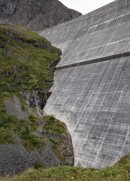 Barrage de la Grande Dixence<a style='color:red!important; margin-left:1em;' href='http://maps.google.com/maps?q=46.082525,7.4018777777783 ' target=_blank>Map</a>